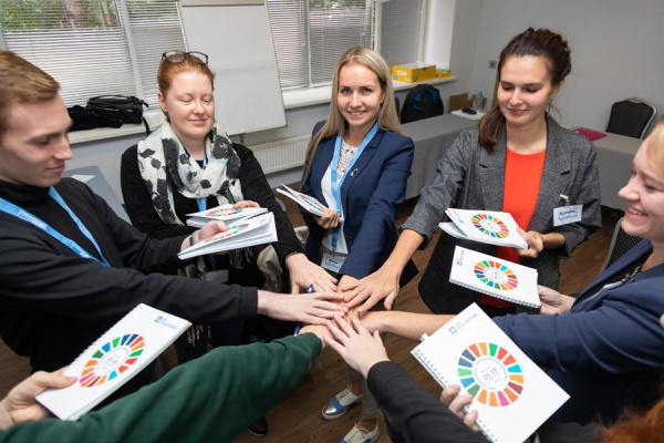 Волонтер-специалист по управлению информацией и знаниями